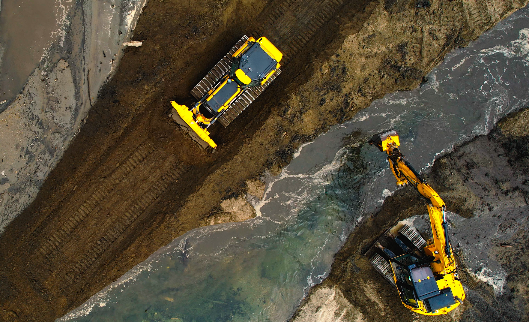 Excavator and dozer with EVAS edge detection optical sensing system